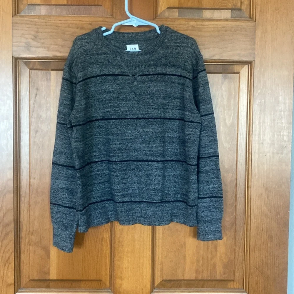 GAP gray black
